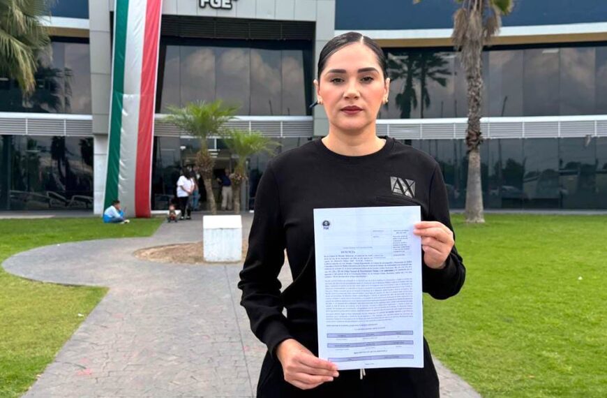 Presenta Diana Espinoza denuncia ante la FGE por ataques al honor y a la intimidad