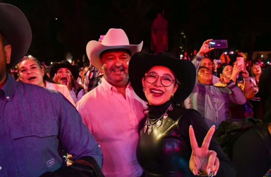 Pátzcuaro celebra su 492 aniversario con saldo blanco durante el concierto de Edwin Luna y La Trakalosa de Monterrey
