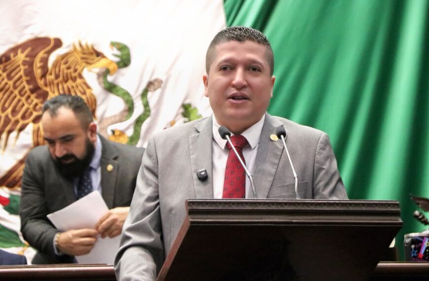 Presenta Vicente Gómez iniciativa para resolver laudos laborales en ayuntamientos